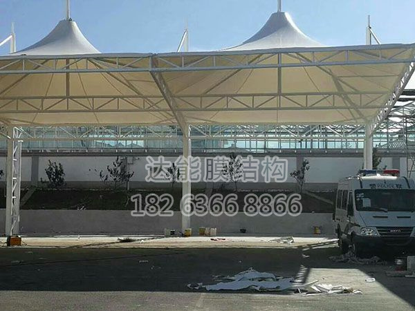 膜結(jié)構(gòu)車棚